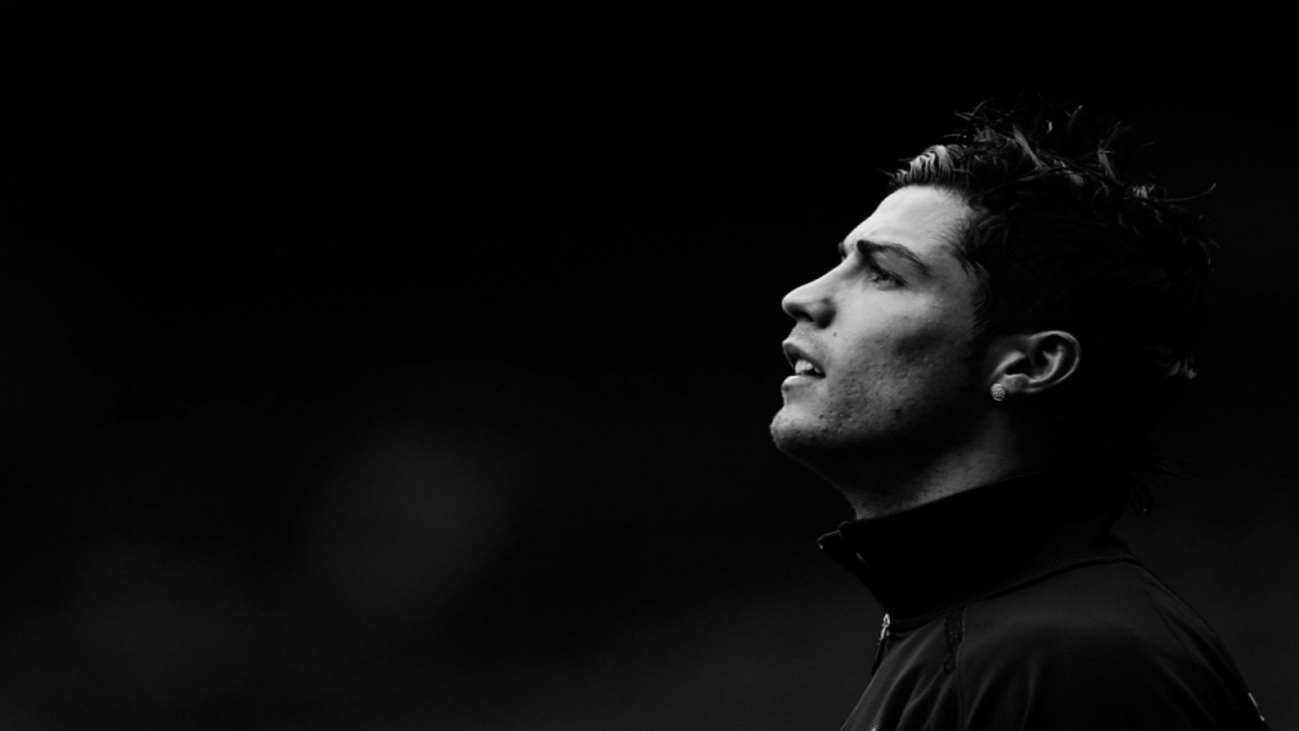 红牌争议逆转乾坤,那不勒斯借本泽马离场之机,绝地反击书写欧冠传奇,红牌争议引爆绝境反击,那不勒斯借本泽马离场书写欧冠传奇